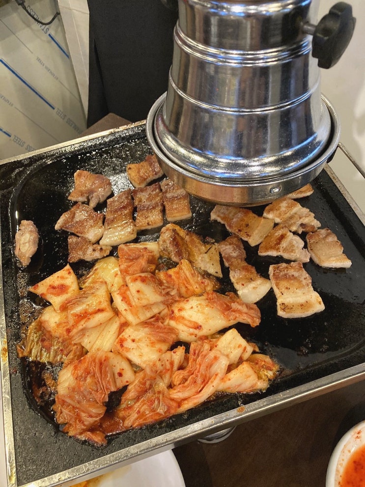  정자동 솔밭삼겹살 - 분당 선지해장국과 돌판 김치&생삼겹살 구이 맛집
