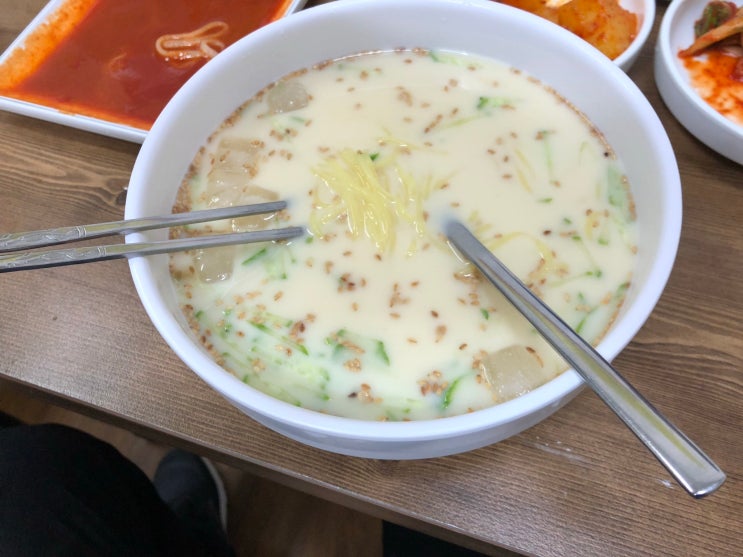  분당 예전 느낌 식당 김치칼국수 콩국수