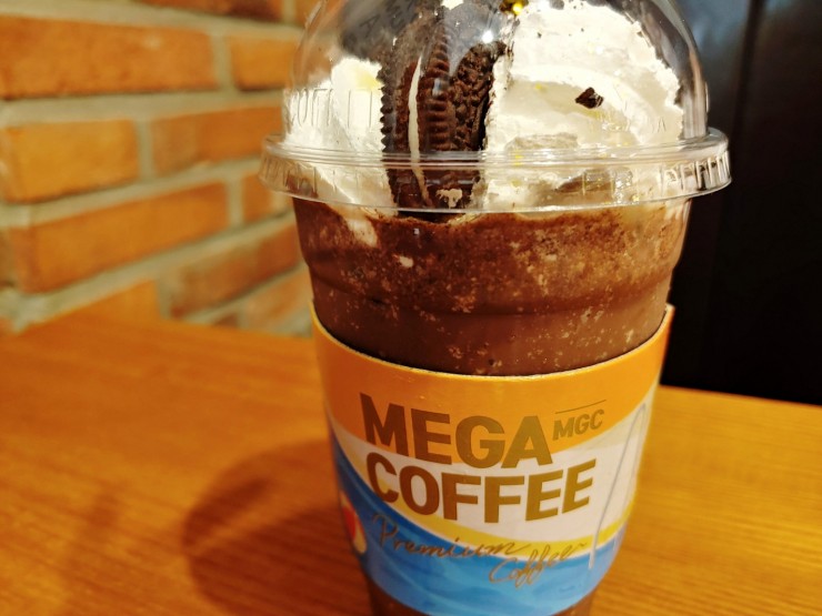 딸이랑 데이트, 메가커피 오레오초코 달달한 후기