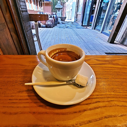  부산 - 온천장 모모스커피 디저트도 맛있다