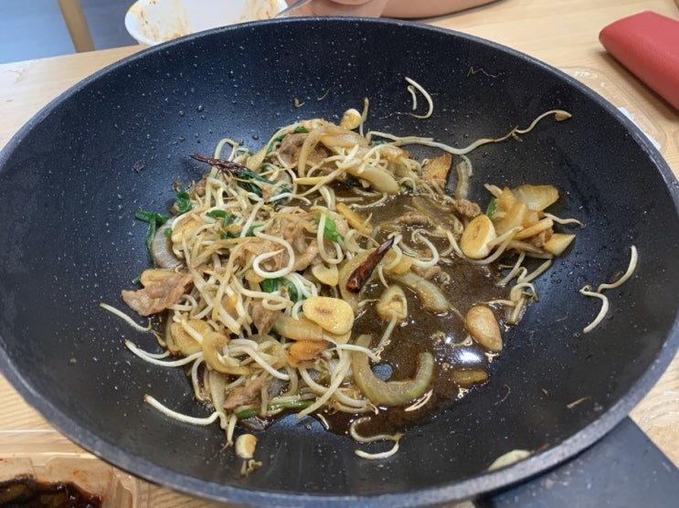  집밥 잘 챙겨 먹고 계시나요? 오늘은 우리 집 건강하고 맛있는 밥상을 사진과 함께 공유해 주세요!
