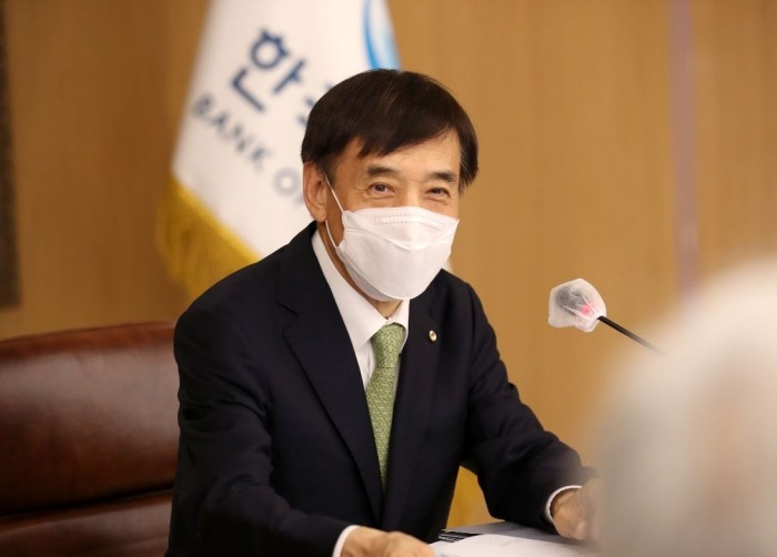  신문을 통해 알게된 것들