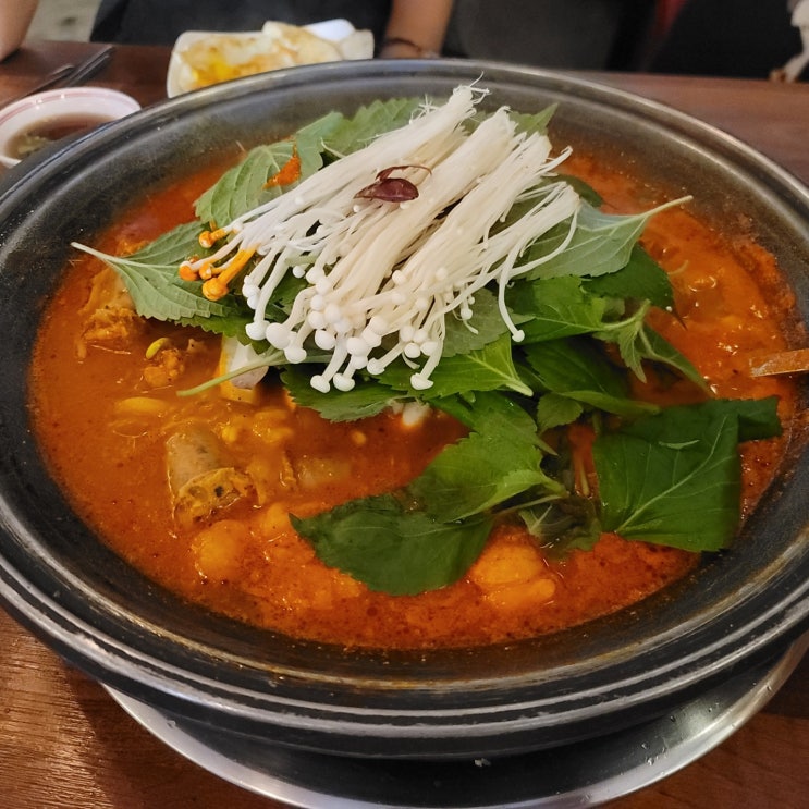  부산순곱이네(잠실)_순대곱창버섯전골 맛집