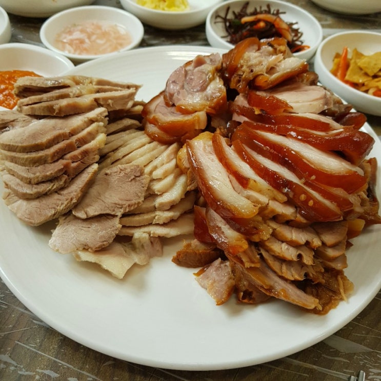  문덕 꽃돼지보쌈족발 정말 맛있어요^^(강추!)