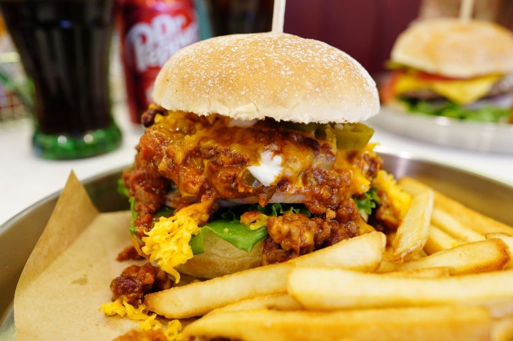  평택국제시장 수제버거 맛집 :: 록키즈버거 / 칠리 치즈버거와 아메리칸 치즈버거 먹고왔어요