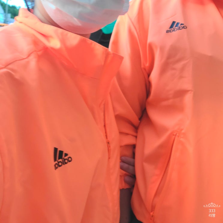  아디다스 커플 주황색 바람막이 추천