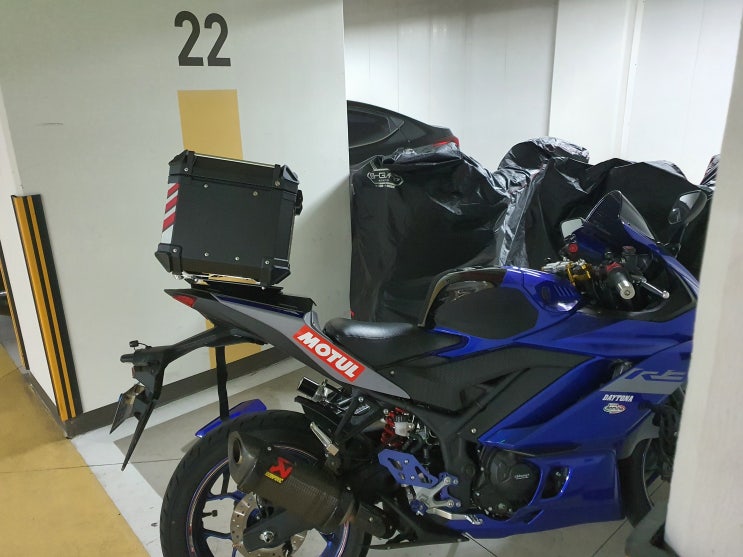  YZF-R3 2020 - 탑박스 장착
