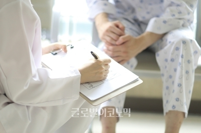 다음달 4세대 실손보험 출시…갈아탈지 고민이라면? 다음달 4세대 실손보험 출시…갈아탈지 고민이라면?