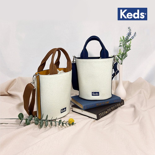 많이 찾는 케즈 STRING BUCKET BAG NAVY 좋아요 많이 찾는 케즈 STRING BUCKET BAG NAVY 좋아요