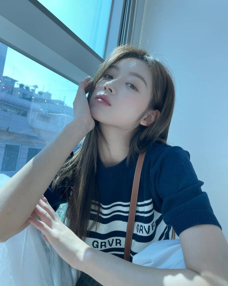 210607 오마이걸 유아 인스타그램