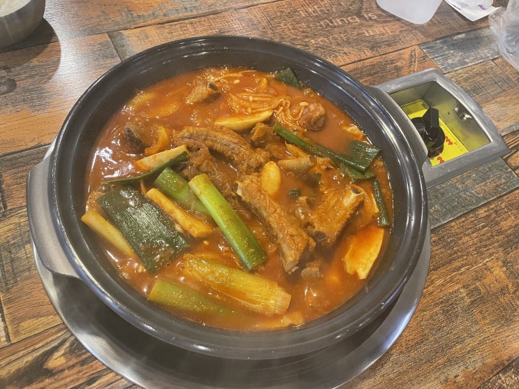  [광주 전대후문] 등갈비찜도 맛있는 쫑e부대찌개와 우드한 분위기 카페 토시코시에서 하루 보내기!