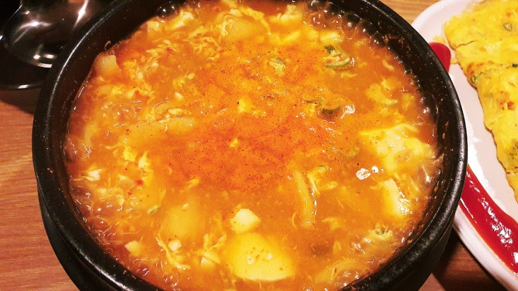  수유역 술안주 맛집 또와 순두부 수제비 서비스는 계란말이