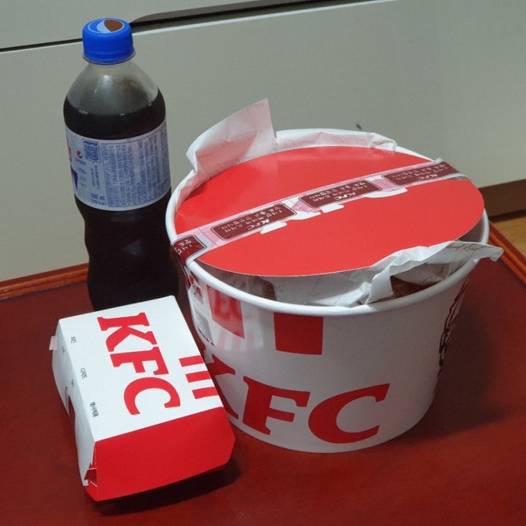  [먹거리 리뷰] KFC 화곡역점 멤버쉽위크 핫크리스피 치킨+맥앤치즈볼 먹어본 후기
