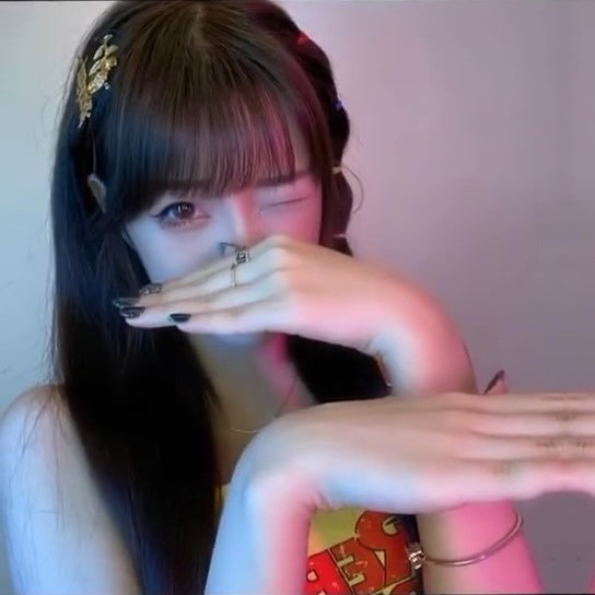  밀크티녀 청개구리 여캠 bj이솔 움짤모음