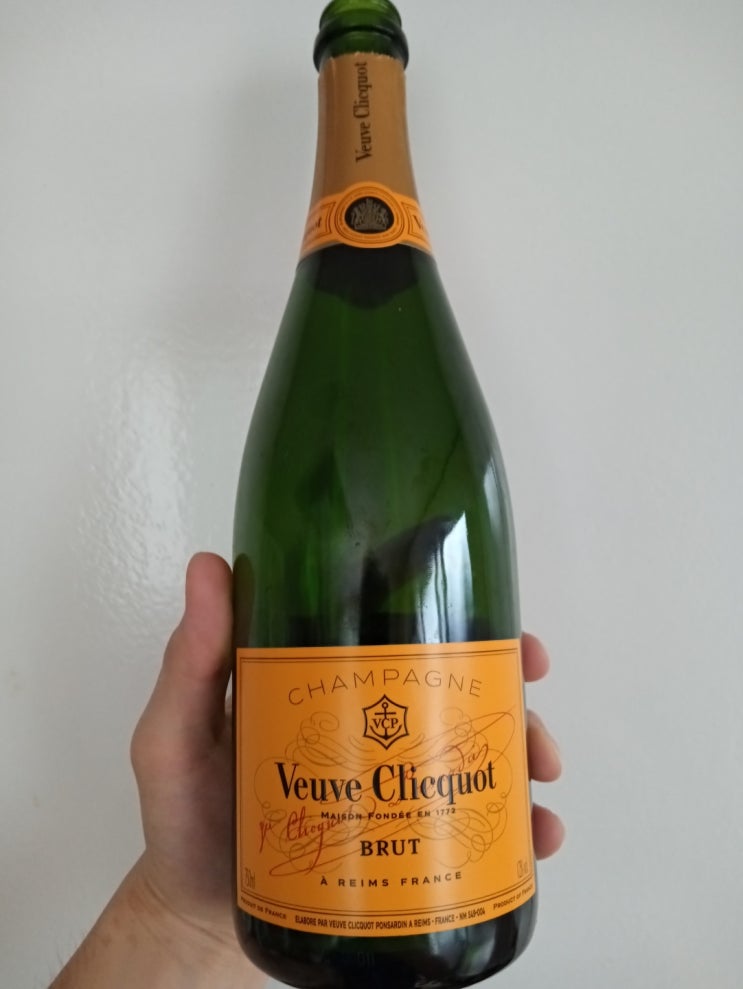  뵈브 클리코 브뤼 옐로우 라벨 NV, Veuve Cliquot Brut Yellow Label NV