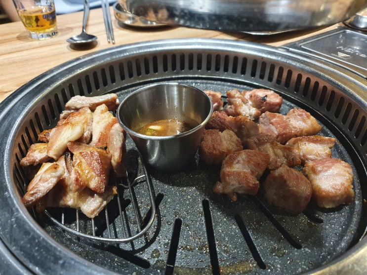  [논현역 고기집] 위스키 콜키지 프리, 고기 구워주는 육화몽 이용 후기
