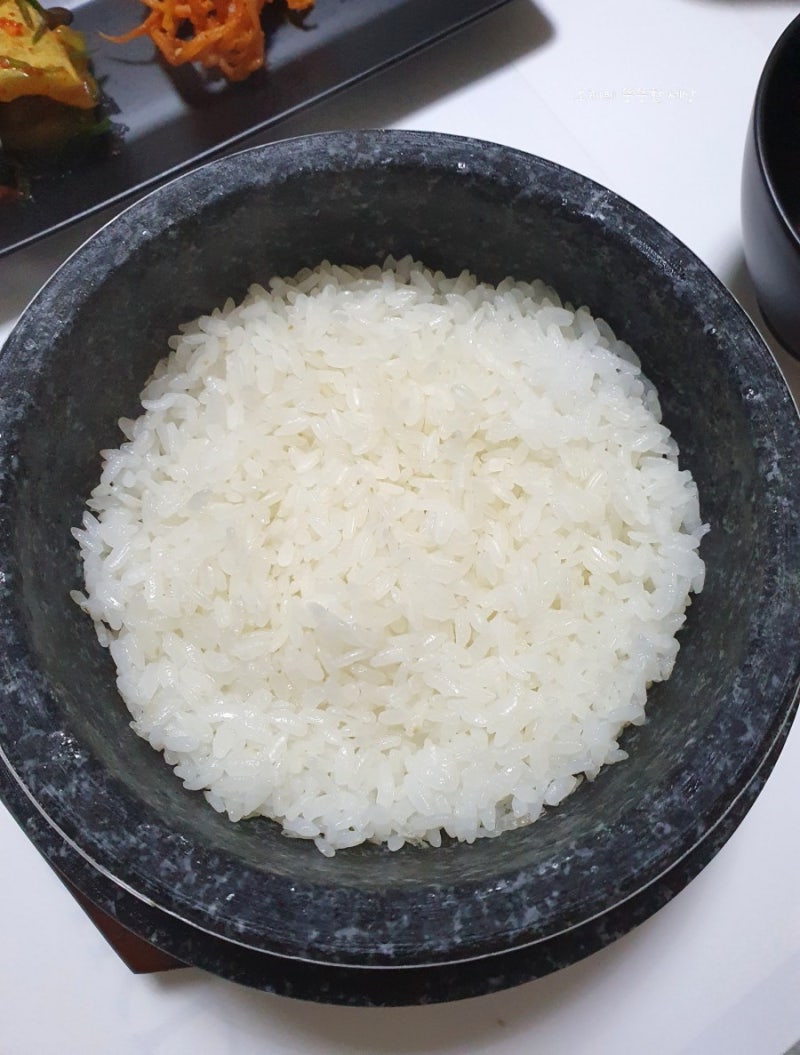 밥맛은 역시 돌솥뚝배기 / 1인용 돌솥으로 솥밥짓기