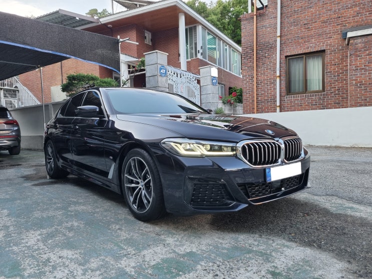 구미 BMW 520i 엠스포츠 출고 후기 (카본 블랙 / 꼬냑 시트)