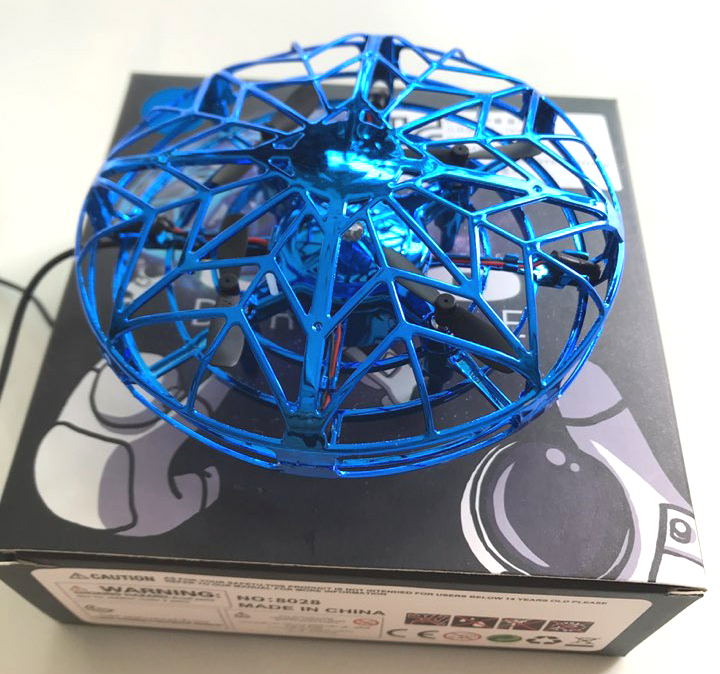  UFO 드론 스카이넷 드론 조카 선물로 사봤어요 ㅎㅎ