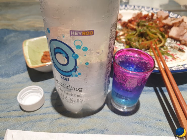  CU 편의점 먹거리 스파클링워터 플레인 맛도 있네요!