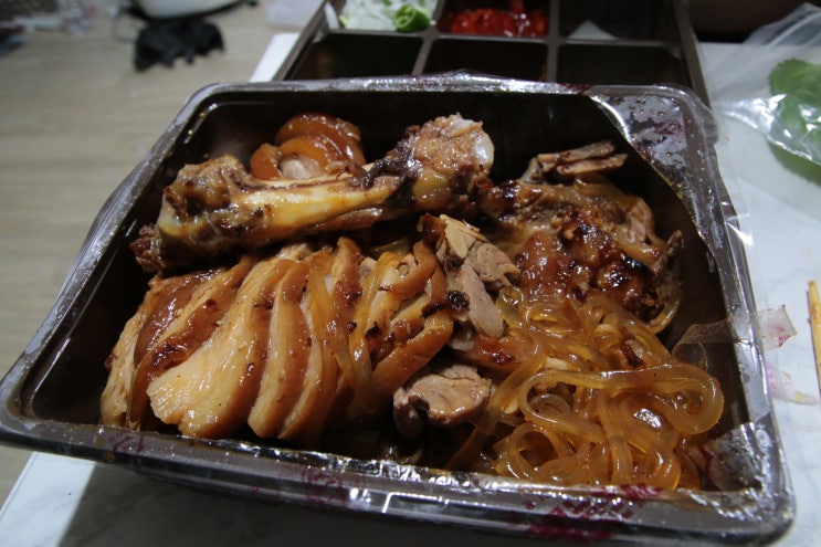  찐한친구 마왕족발 마왕통구이 처음 맛보다 ..그런데..졸맛탱!!
