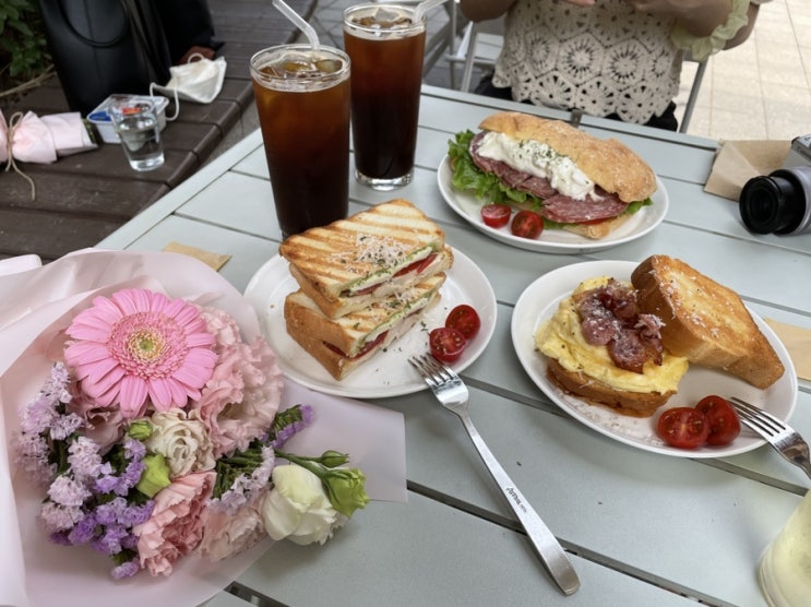  [공덕 카페] 스테이 웰 (stay well cafe) | 공덕 브런치 카페를 이제야 발견하다니... / 리코타 치즈 굳, 바질 굳 / 진연진의 끝없는 고민을 곁들인 토요일 브런치