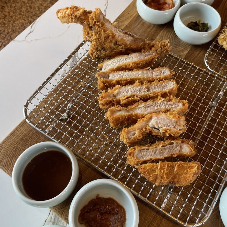  흑돼지 카츠 전문점을 찾는다면 금각도 흑카츠