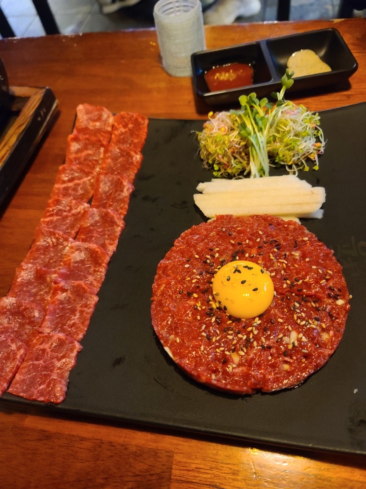  내돈내산 왕십리 육회공작소