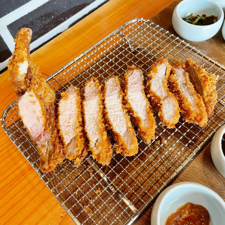 흑돼지 카츠 맛집을 찾는다면 들어오세요