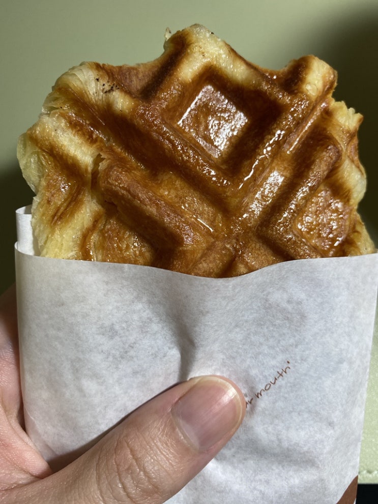  컴포즈 커피 저렴이 크로플과 아이스아메리카노 / 크로플 + 아아가 합쳐서 4500원 / 추천해요