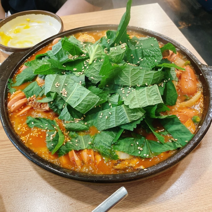  신촌 찜닭 맛집 맵싹한 찜닭이 맛있는 대성이네