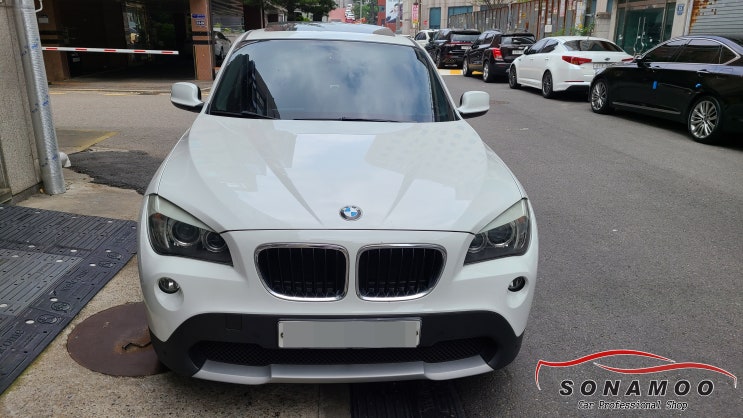  BMW E84 X1 차량에 후방 카메라장착