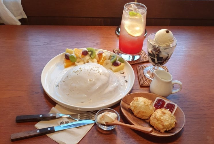 대구 중앙로역 카페 수플레 케이크 맛집 : 백금당 종로점 / 디저트 카페 / 스콘 맛집 / 커피젤리 맛집 / 백금당 케이크 / 자두 에이드 대구 중앙로역 카페 수플레 케이크 맛집 : 백금당 종로점 / 디저트 카페 / 스콘 맛집 / 커피젤리 맛집 / 백금당 케이크 / 자두 에이드