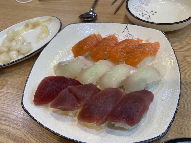  영통역초밥 포동이네 영통점