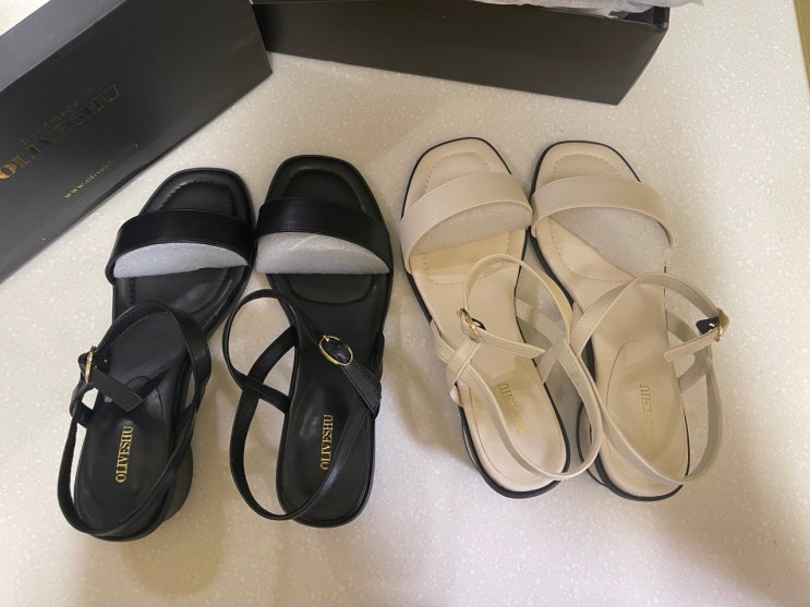 스트랩 여름샌들 블랙 크림 1+1 4cm 곰블리