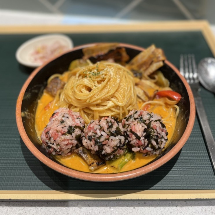 죽전 신세계 경기점 맛집 | 파스타와 주먹밥의 만남 '바비레드 미니'