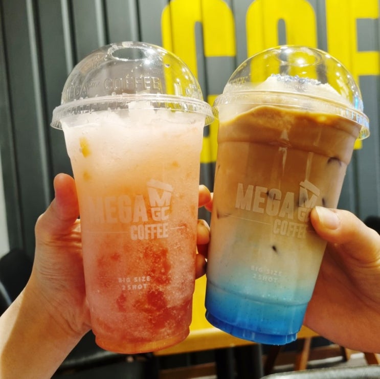  메가커피 여름신메뉴 피치젤리스무디, 스윗서머라떼 후기(ft.다신 안 먹어)