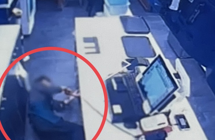 새우튀김 1개 때문에 쿠팡이츠 점주 사망 외손주 곧 태어난다고 기대하던 분... 외국에서는 사기죄로 판단되는 블랙컨슈머 무엇이 문제인가 새우튀김 1개 때문에 쿠팡이츠 점주 사망 외손주 곧 태어난다고 기대하던 분... 외국에서는 사기죄로 판단되는 블랙컨슈머 무엇이 문제인가
