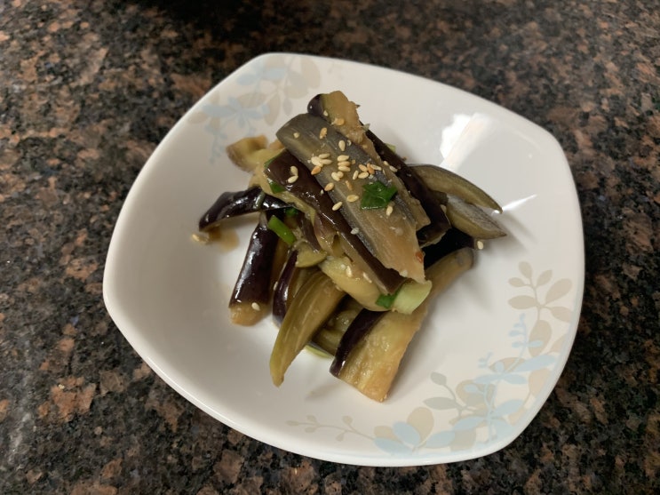 가지나물 무침 만들기 초간단 여름 맛 가지나물 무침 만들기 초간단 여름 맛
