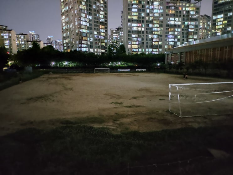  동탄나루마을, 솔빛마을에서 가까운 운동장