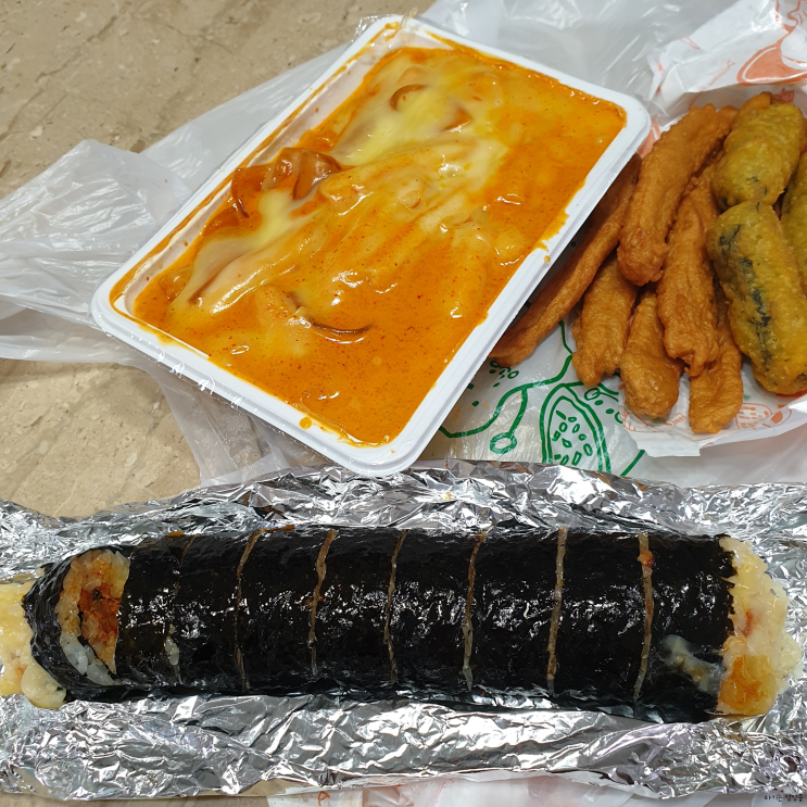 [청주 방서점]신전떡볶이 납작면 사리 토핑과 함께 로제 떡볶이 중국당면 조합 최고