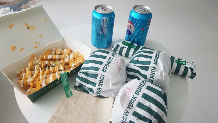  뉴욕버거앤 치킨  서양햄버거 맛
