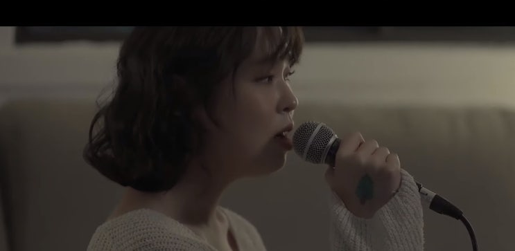  [M/V] 스무살 _ 지나가요 [뮤비/가사/듣기]