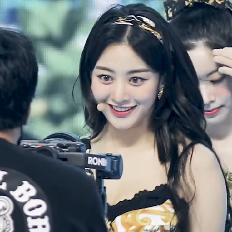 직캠에서 돋보이는 트와이스 알콜프리 지효 눈빛 직캠에서 돋보이는 트와이스 알콜프리 지효 눈빛