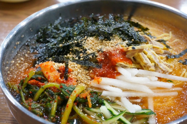  대구 성서홈플러스맛집 '현풍닭칼국수' 용산점 / 닭고기가 듬뿍 들어있는 닭칼국수 / 더운 여름 시원한 김치말이국수