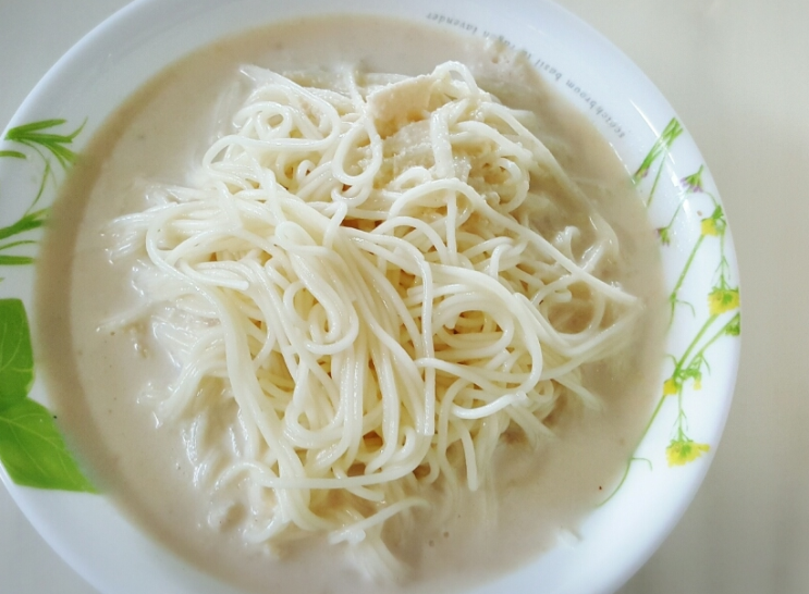 여름철 별미 잦국수 한번 만들어 먹어봅시다.
