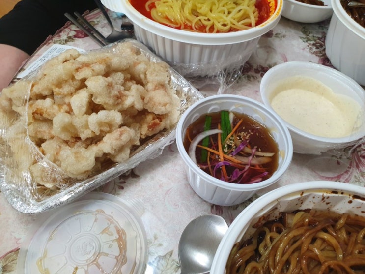  홍굴이해물짬뽕에서 짜장면, 탕수육, 짬뽕 시켜먹기