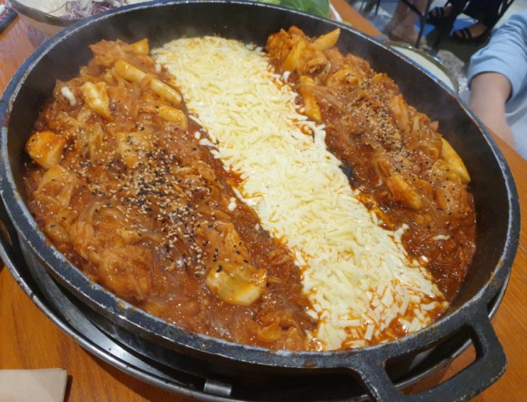  [강남역] 강남맛집추천 - 매콤한 닭갈비와 치즈가 어우러진 "장인닭갈비"