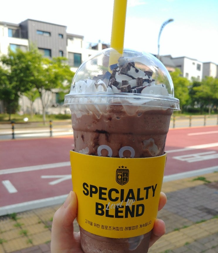 디저트39 리유저블컵, 컴포즈커피 리얼초코자바칩프라페 먹은 후기 디저트39 리유저블컵, 컴포즈커피 리얼초코자바칩프라페 먹은 후기