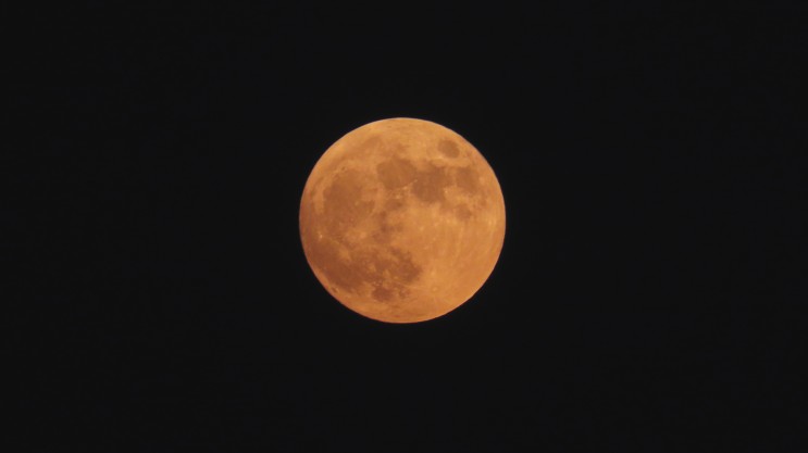 6월 고양시에 뜬 붉은 달, 스트로베리문 (캐논SX730HS 40배 줌 촬영)